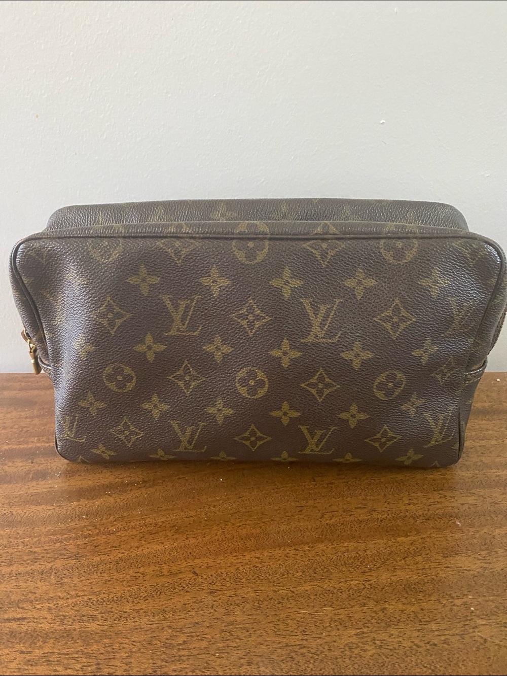 Louis Vuitton Brown Monogram Canvas 28 Toiletry Bag with Dust Bag - Picture 3 of 10